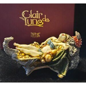 Harmony Kingdom Clair De Lune Figurine Lady in Bubble Bath with Cat